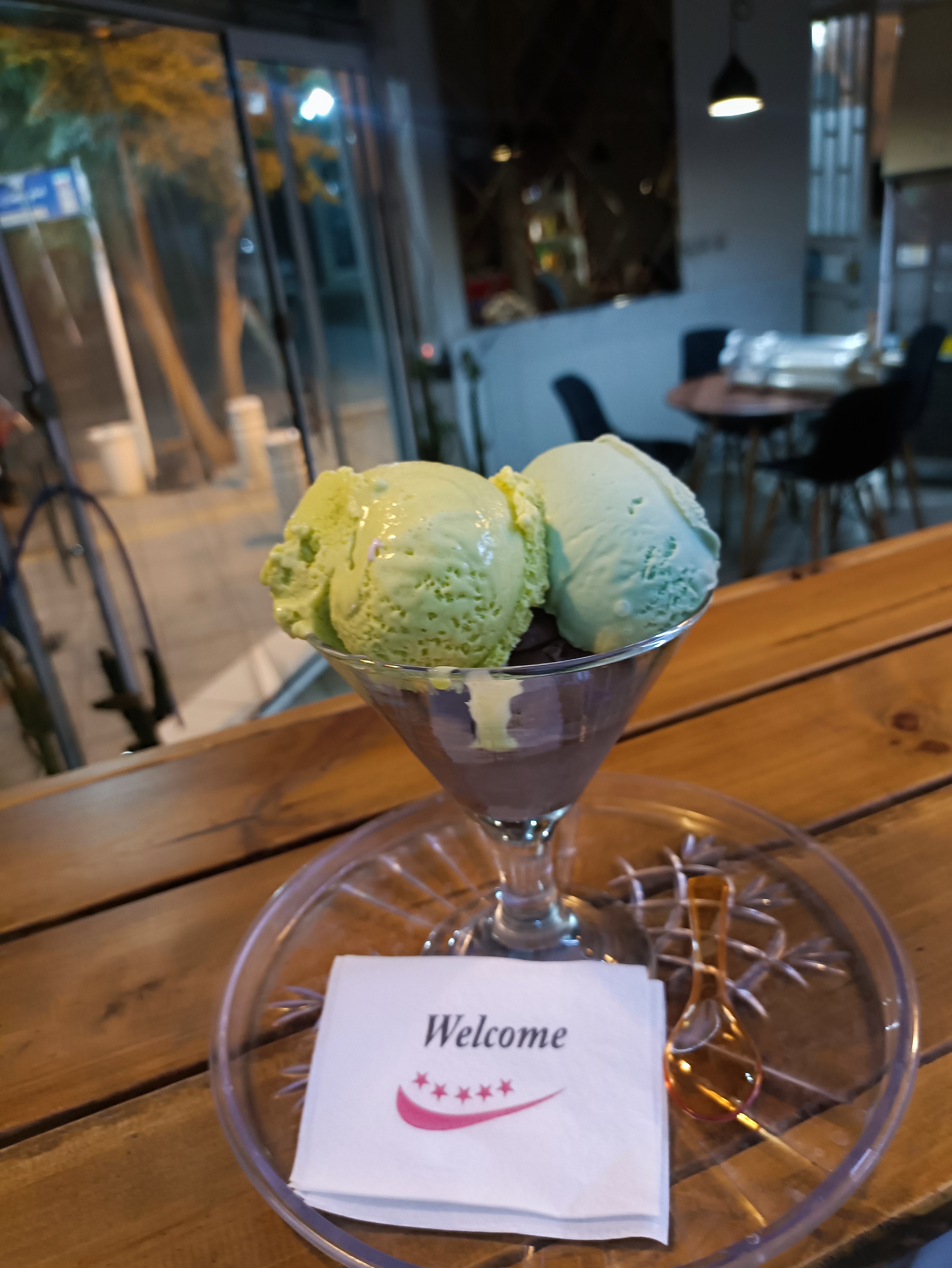 اسکوپ بستنی وانیل